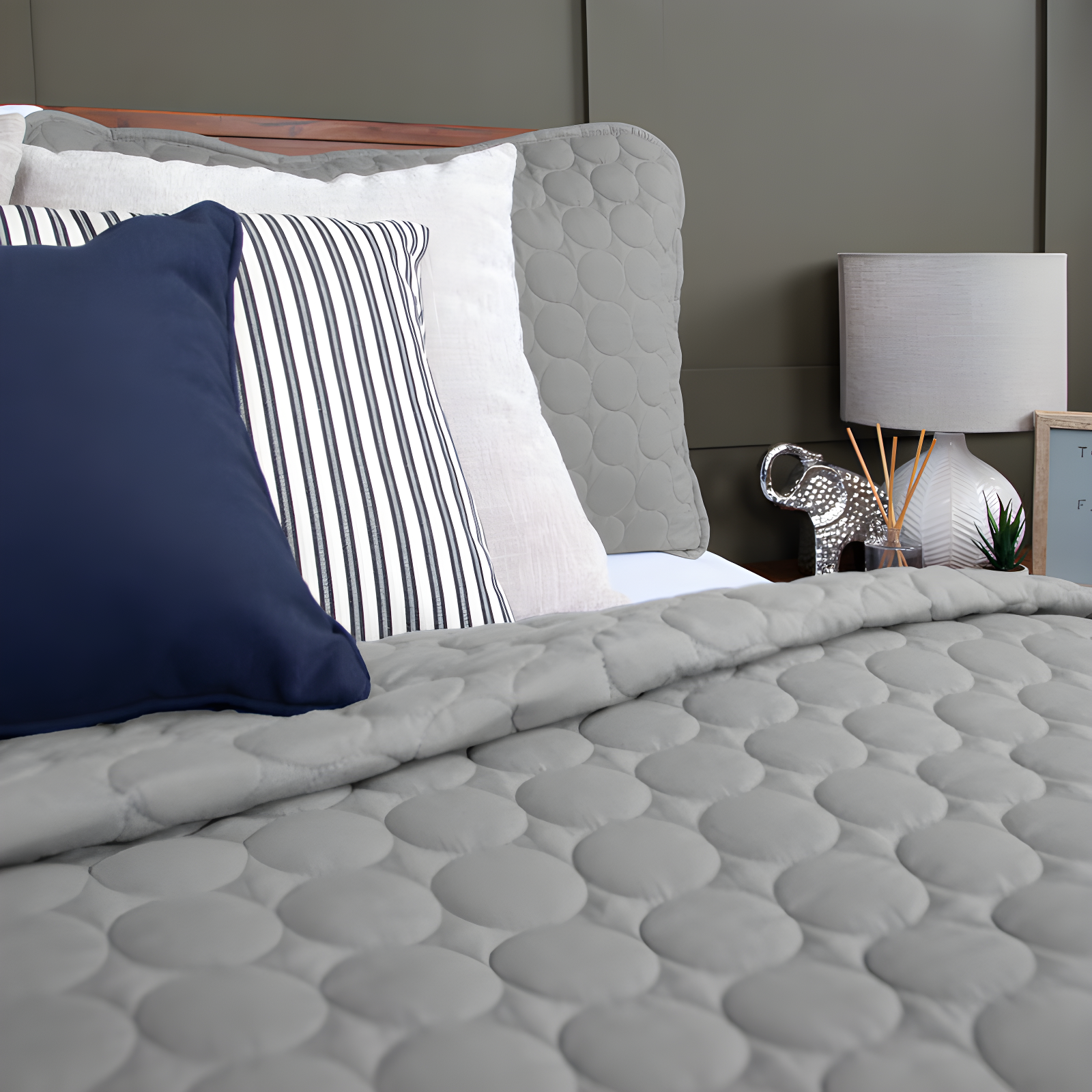 Southshore Fine Linens Lightweight Oversized Reversible Quilt Set with shams & Reviews | Wayfair