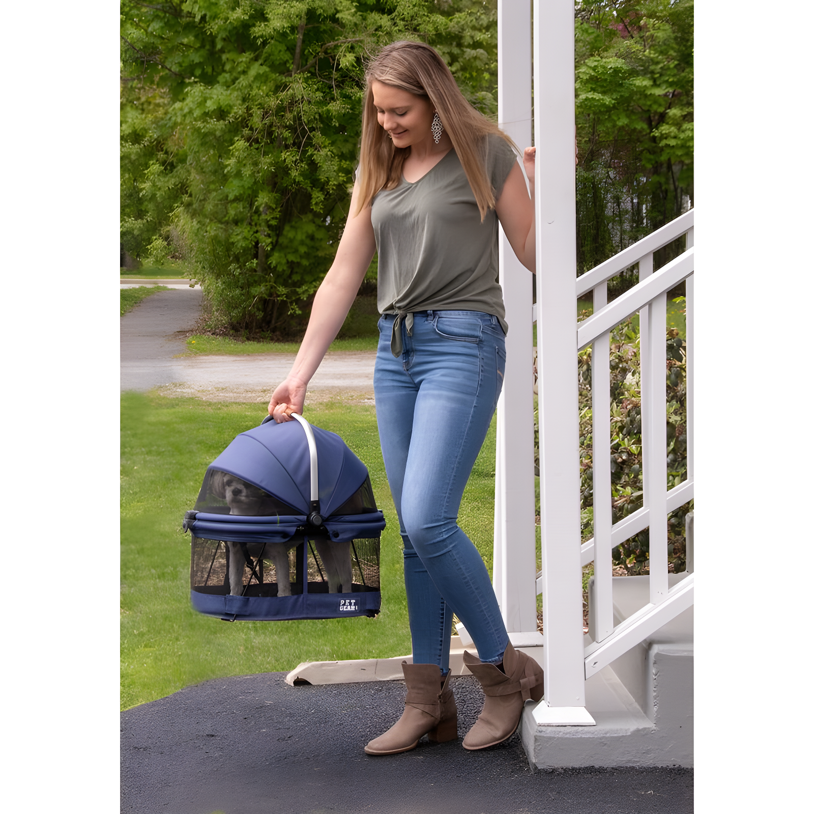 Pet Gear 360 Degree View Vehicle Travel Carrier