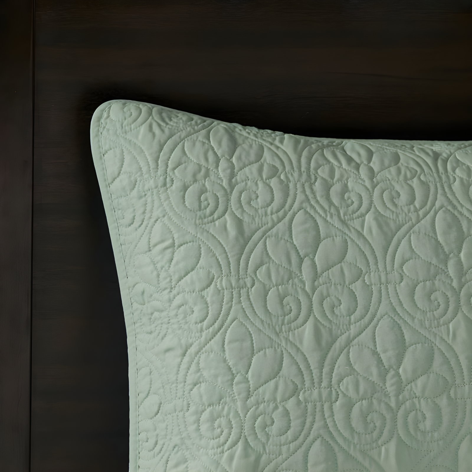 Quebec Reversible Bedspread Set