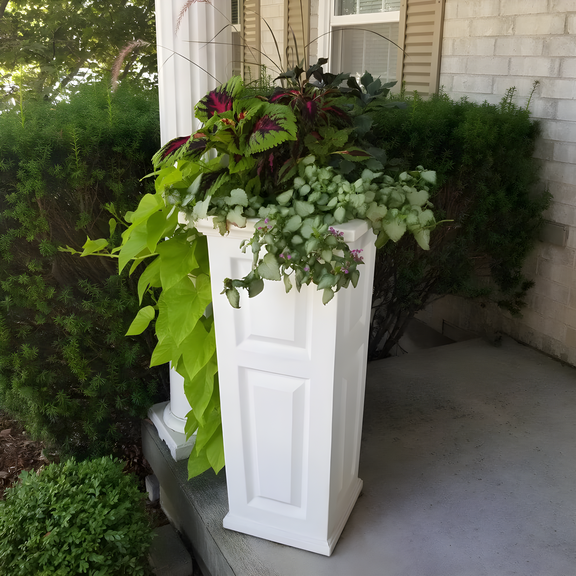 Mayne Inc. Nantucket Pot Planter
