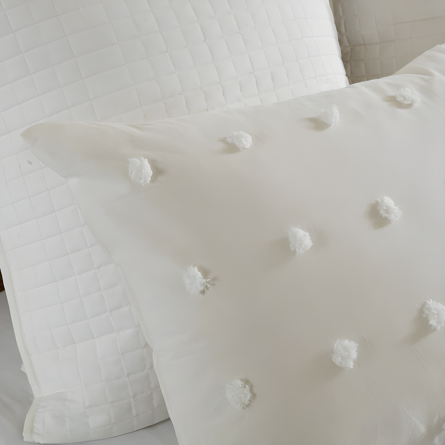 Intelligent Design Brooklyn Cotton Jacquard Duvet Cover Set with Euro Shams and Throw Pillows