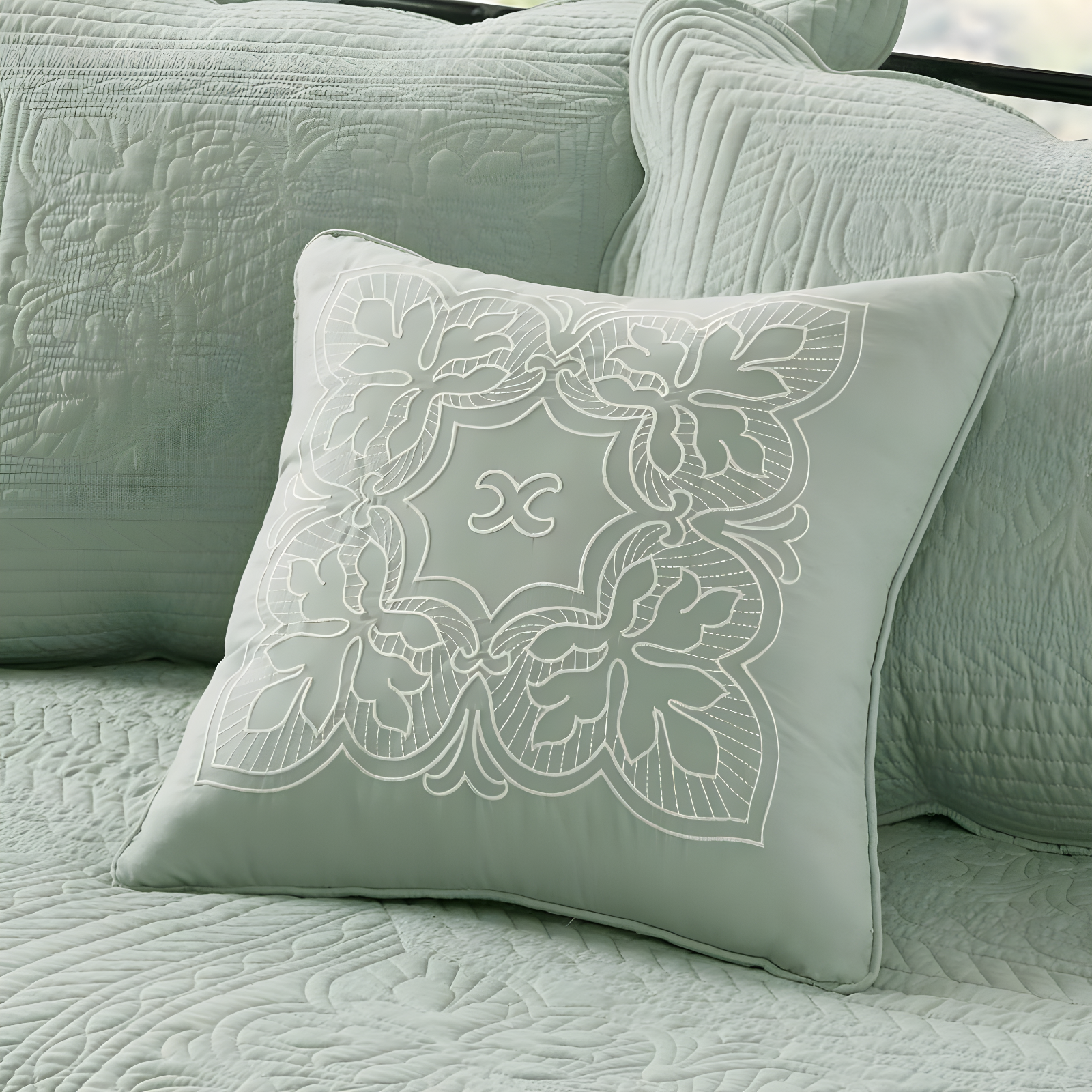 Madison Park Tuscany 6 Piece Reversible Scalloped Edge Daybed Cover Set