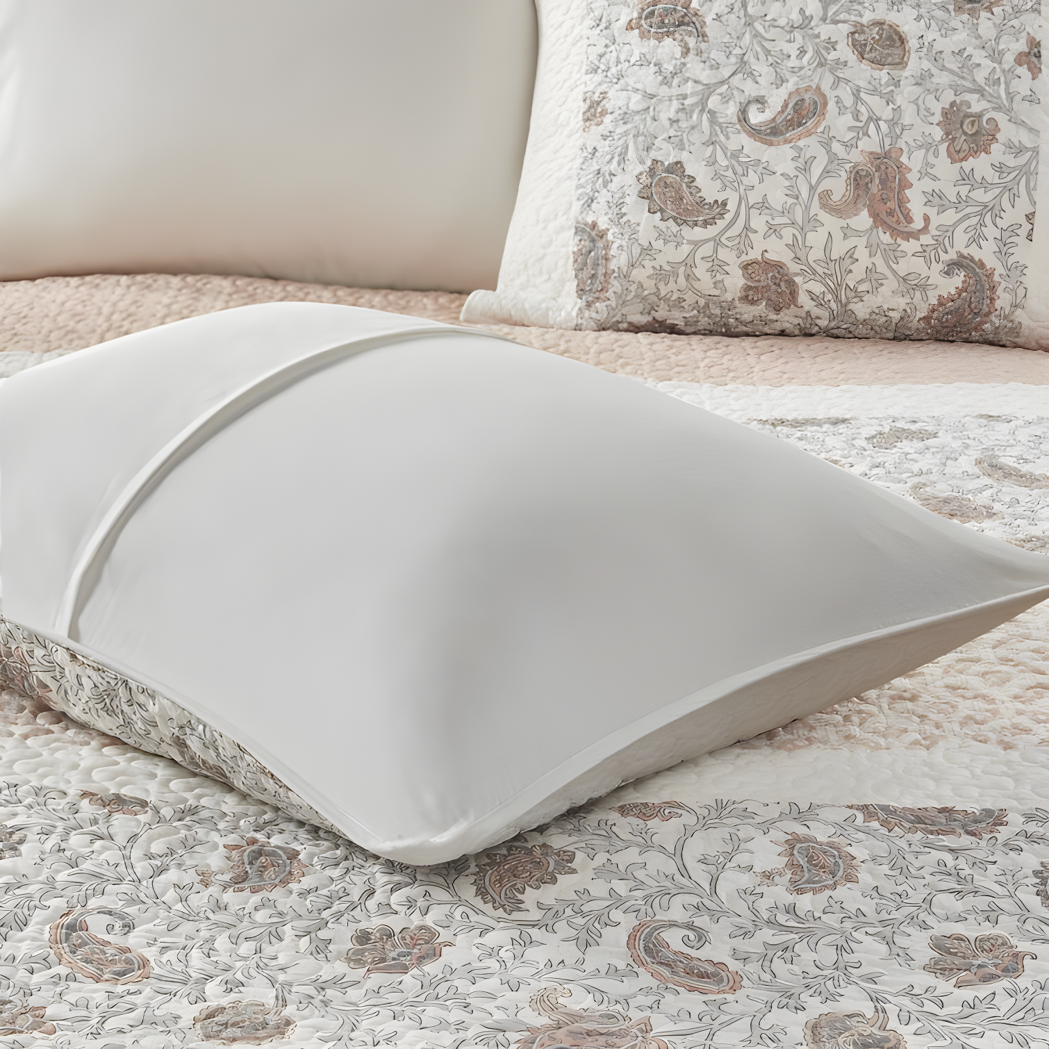 Madison Park Dawn 6 Piece Cotton Percale Quilt Set with Throw Pillows