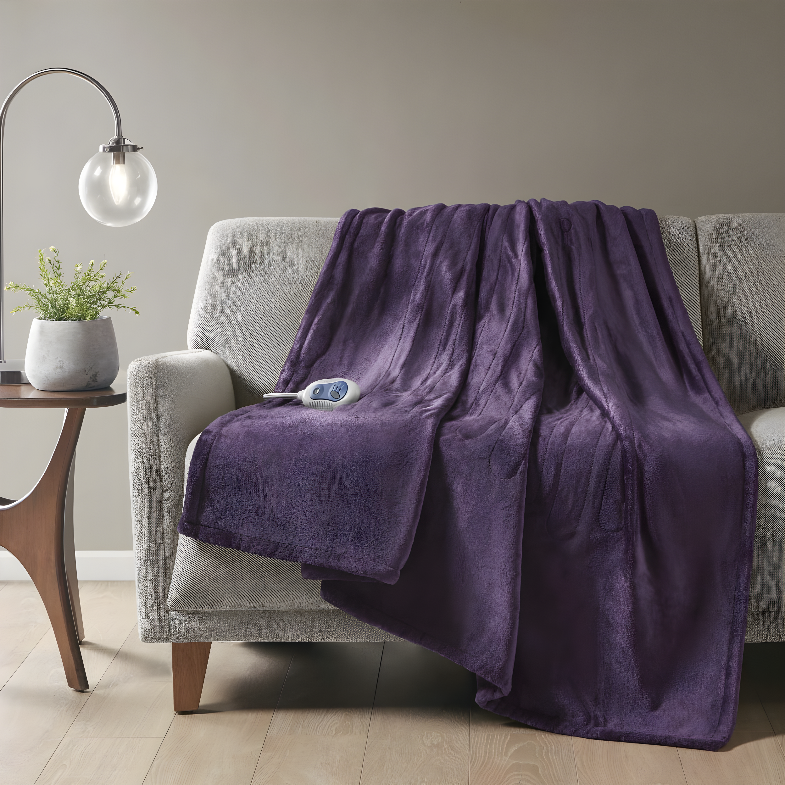 Beautyrest Heated Plush Oversized Throw