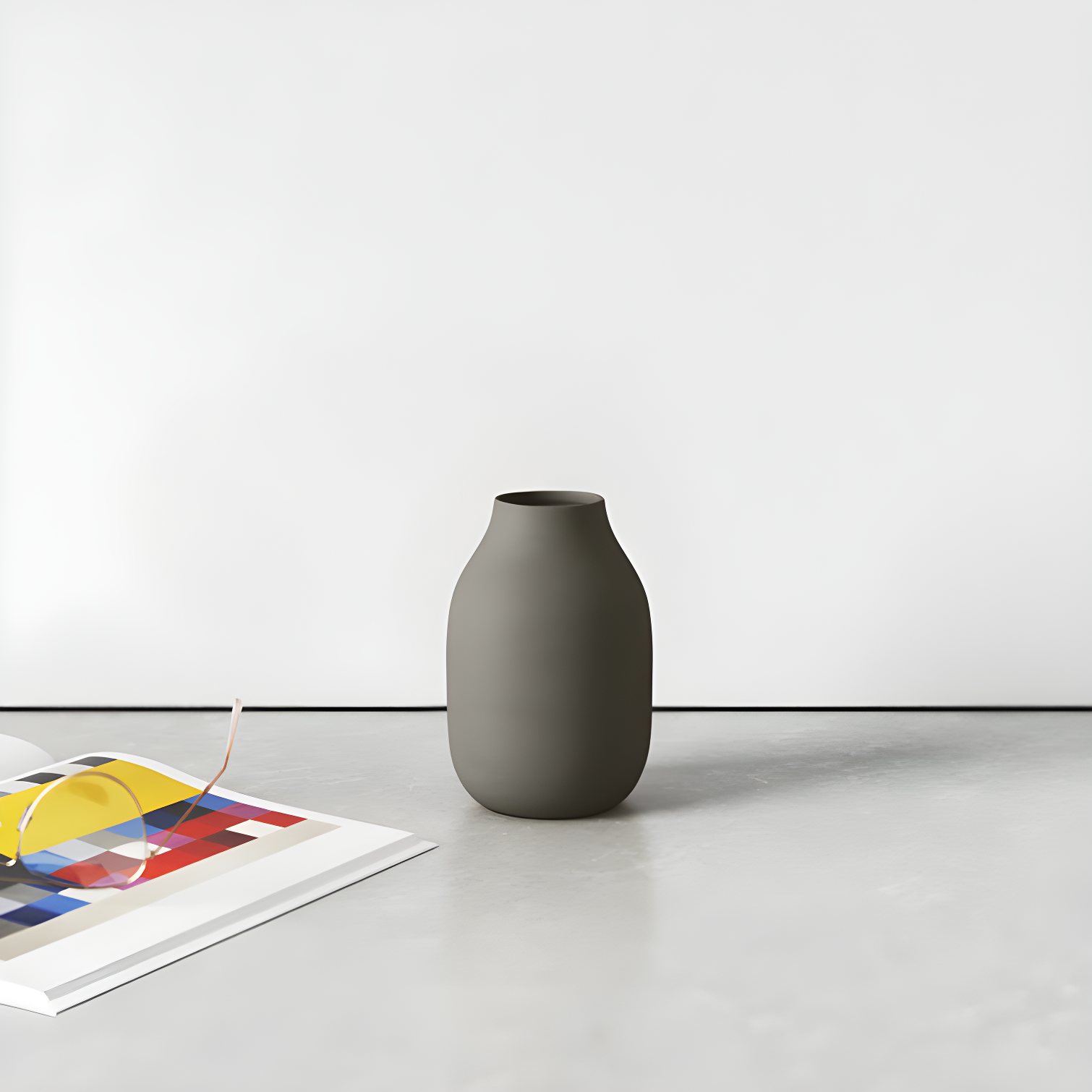 COLORA Porcelain Table Vase