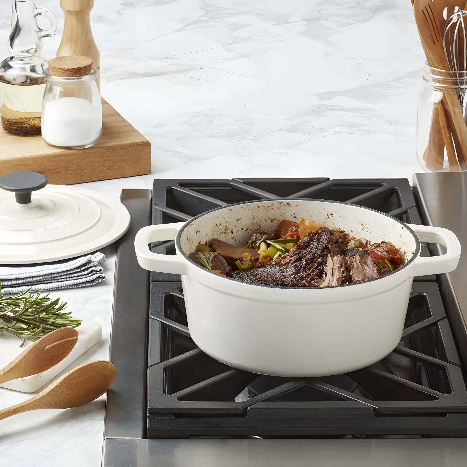Smith & Clark - Round Enamel Cast Iron Dutch Oven