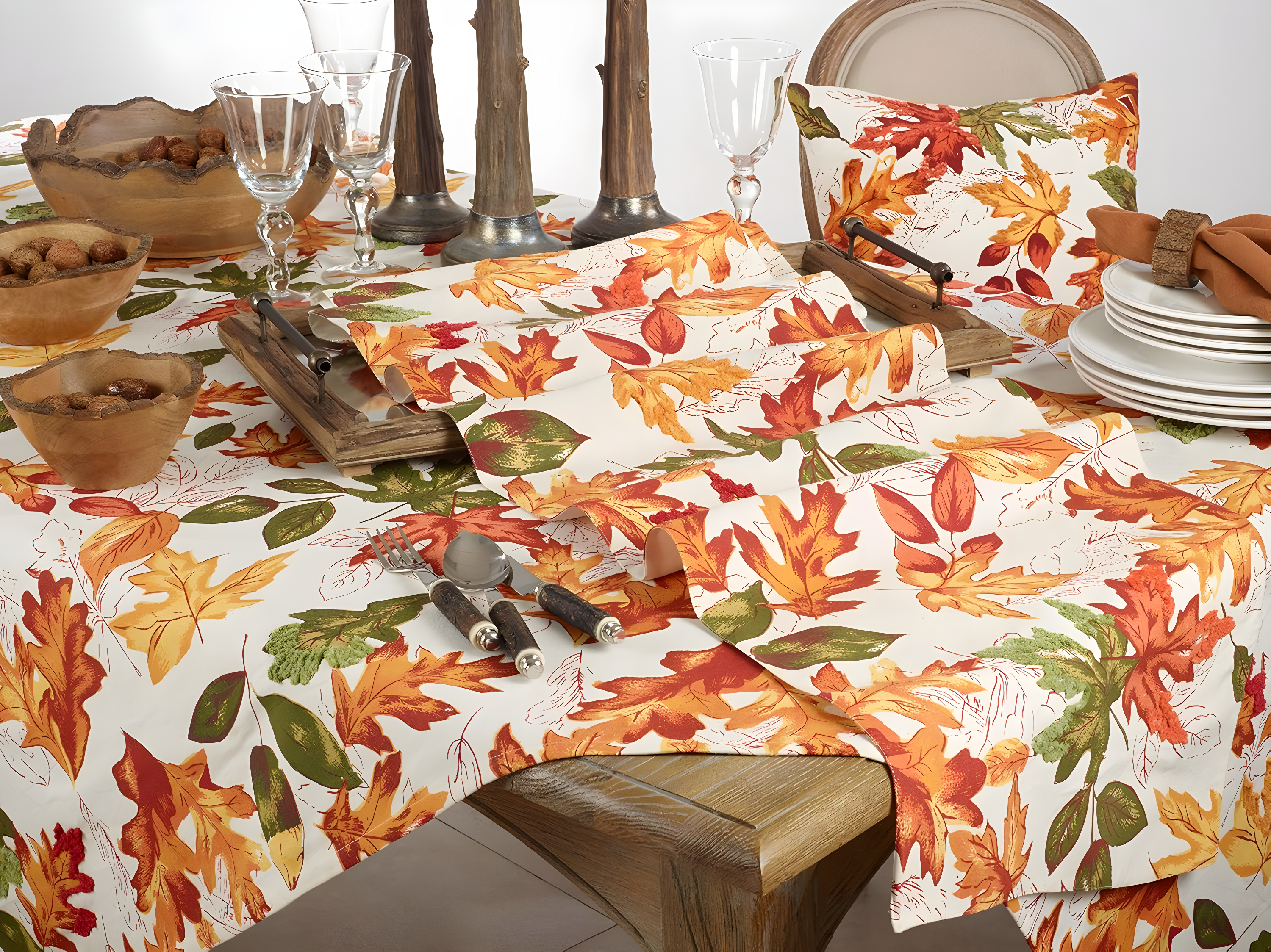 Saro Lifestyle Chic Tablecloth With Lavender Design, 65"x65", Multicolored