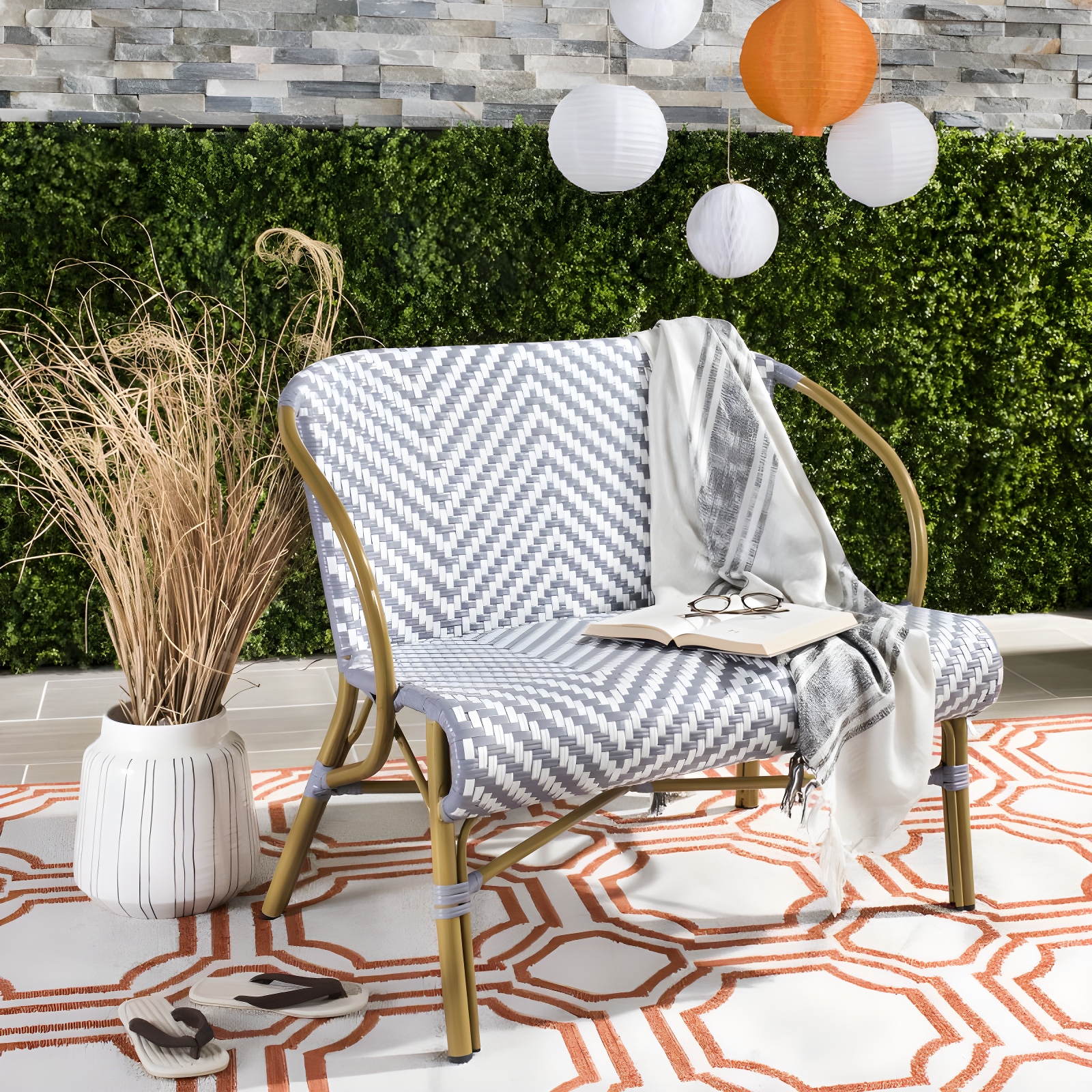 Dandra Sette - Outdoor - PAT4016 - Grey/White - Safavieh