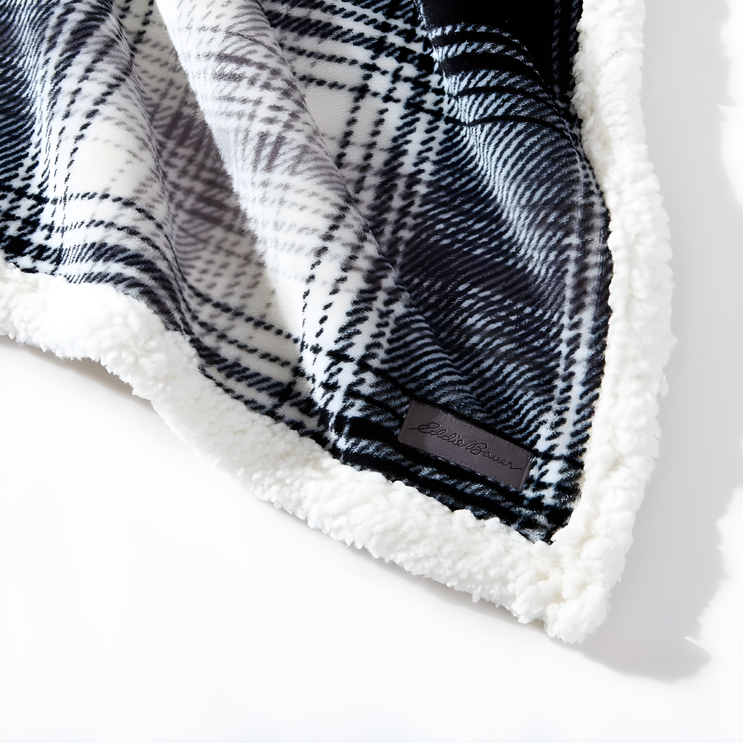 Eddie Bauer Eddie Bauer Plush Plaid Sherpa Reversible Blanket