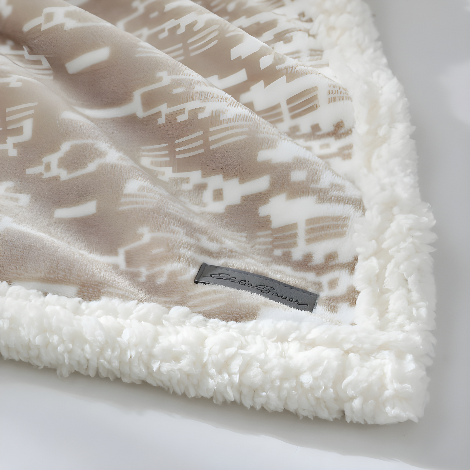 Eddie Bauer Eddie Bauer Plush Plaid Sherpa Reversible Blanket