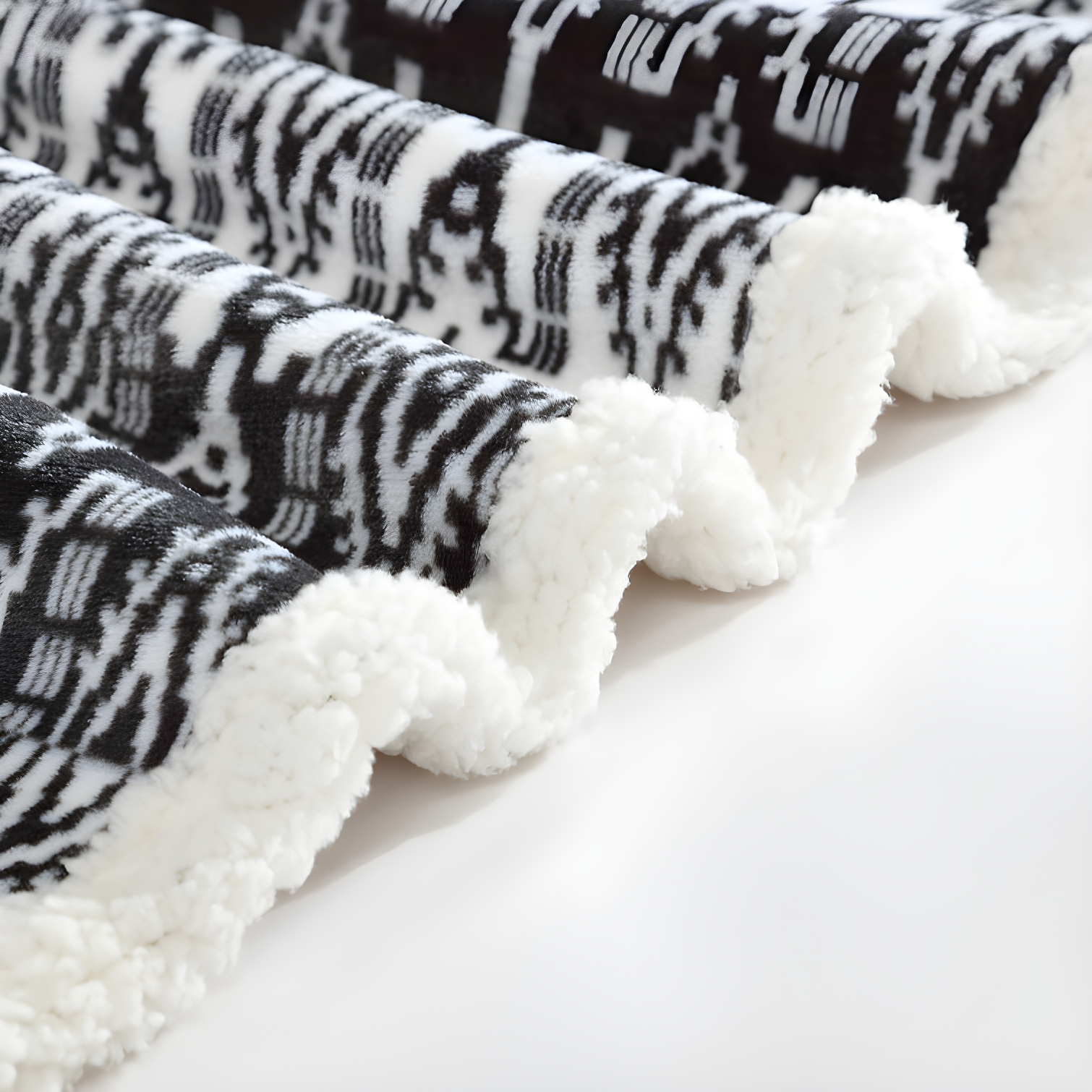 Eddie Bauer Eddie Bauer Plush Plaid Sherpa Reversible Blanket