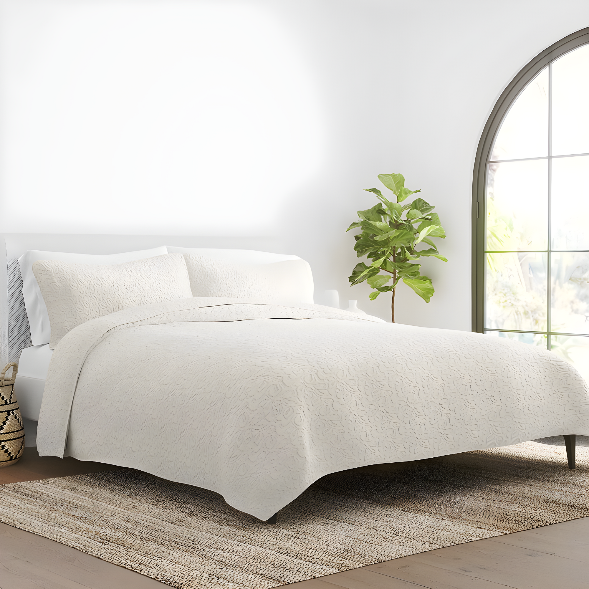 Becky Cameron Becky Cameron Elegant Floral Stitching Quilt Set