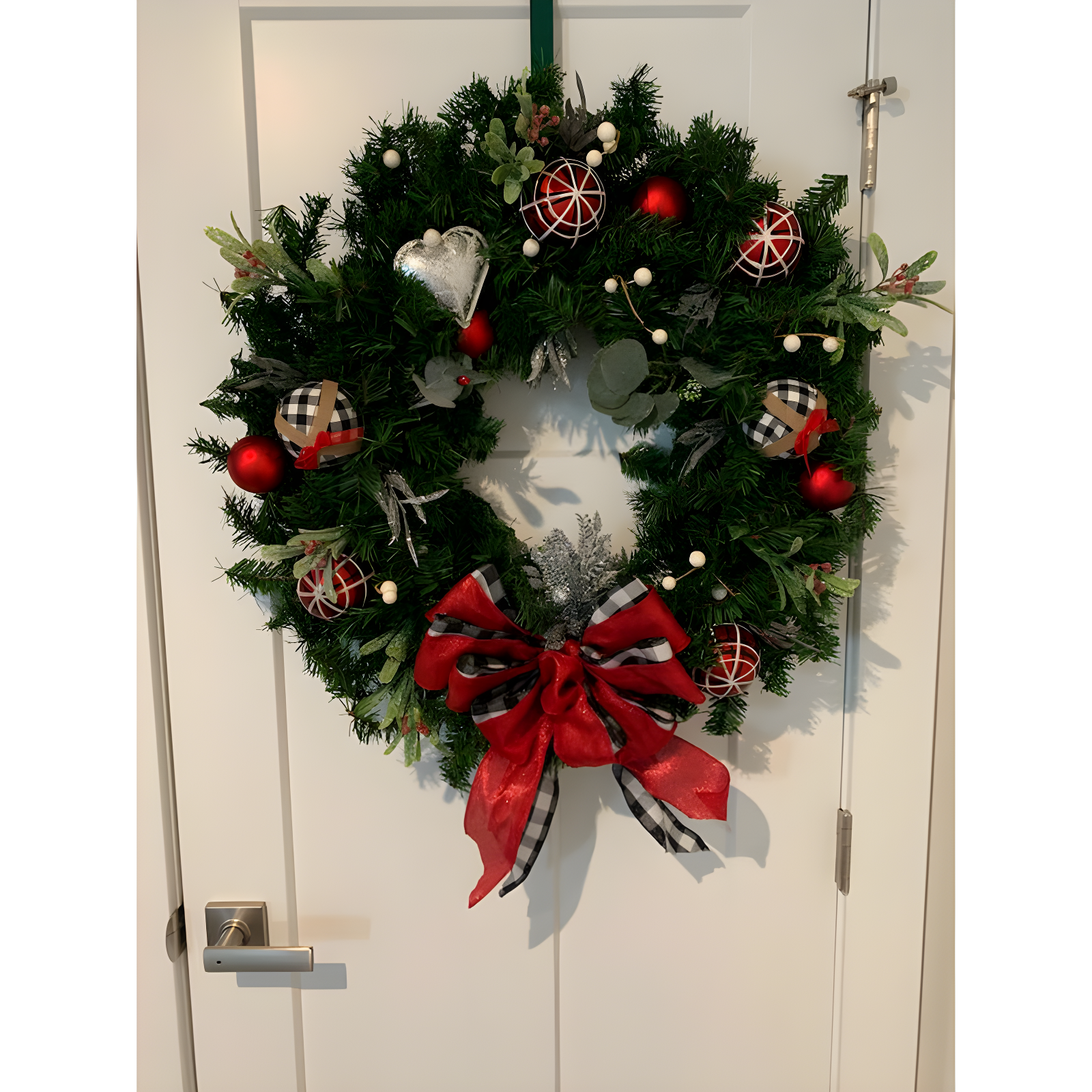 Canadian Pine Artificial Christmas Wreath Unlit