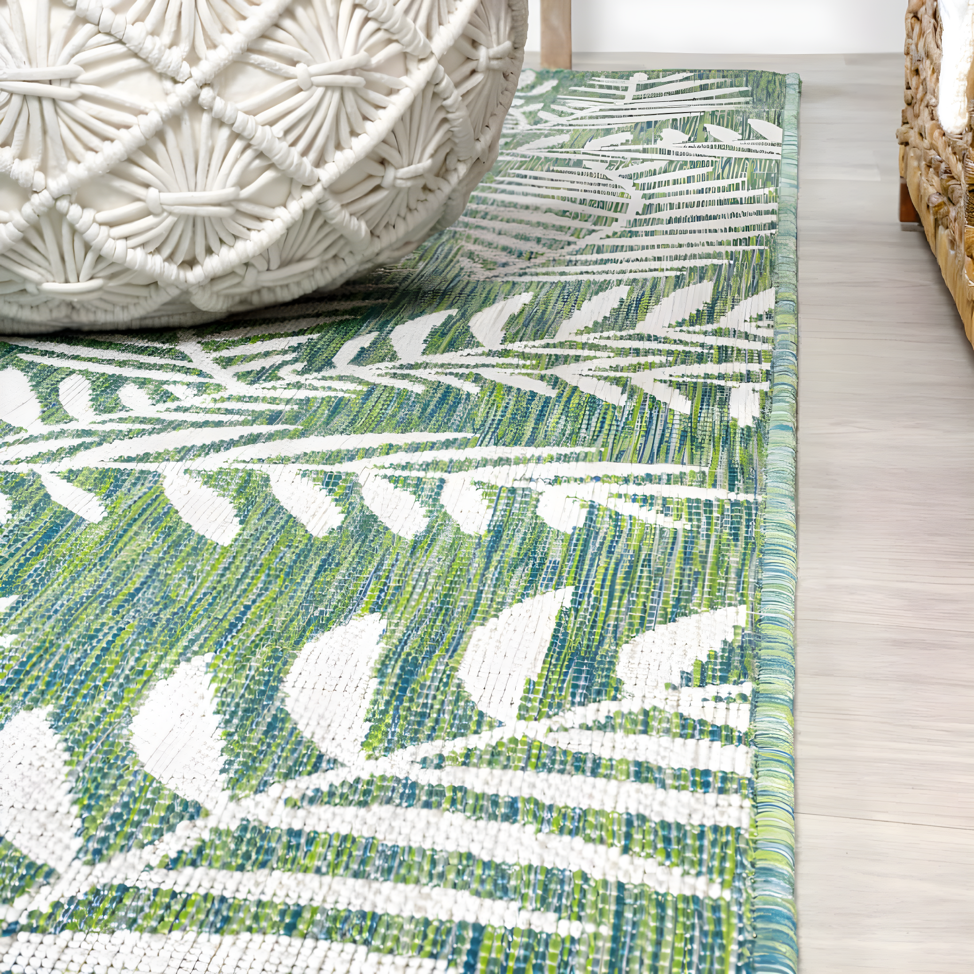 3' x 5' Nevis Palm Frond Indoor/Outdoor Area Rug, Cream/Green - JONATHAN Y