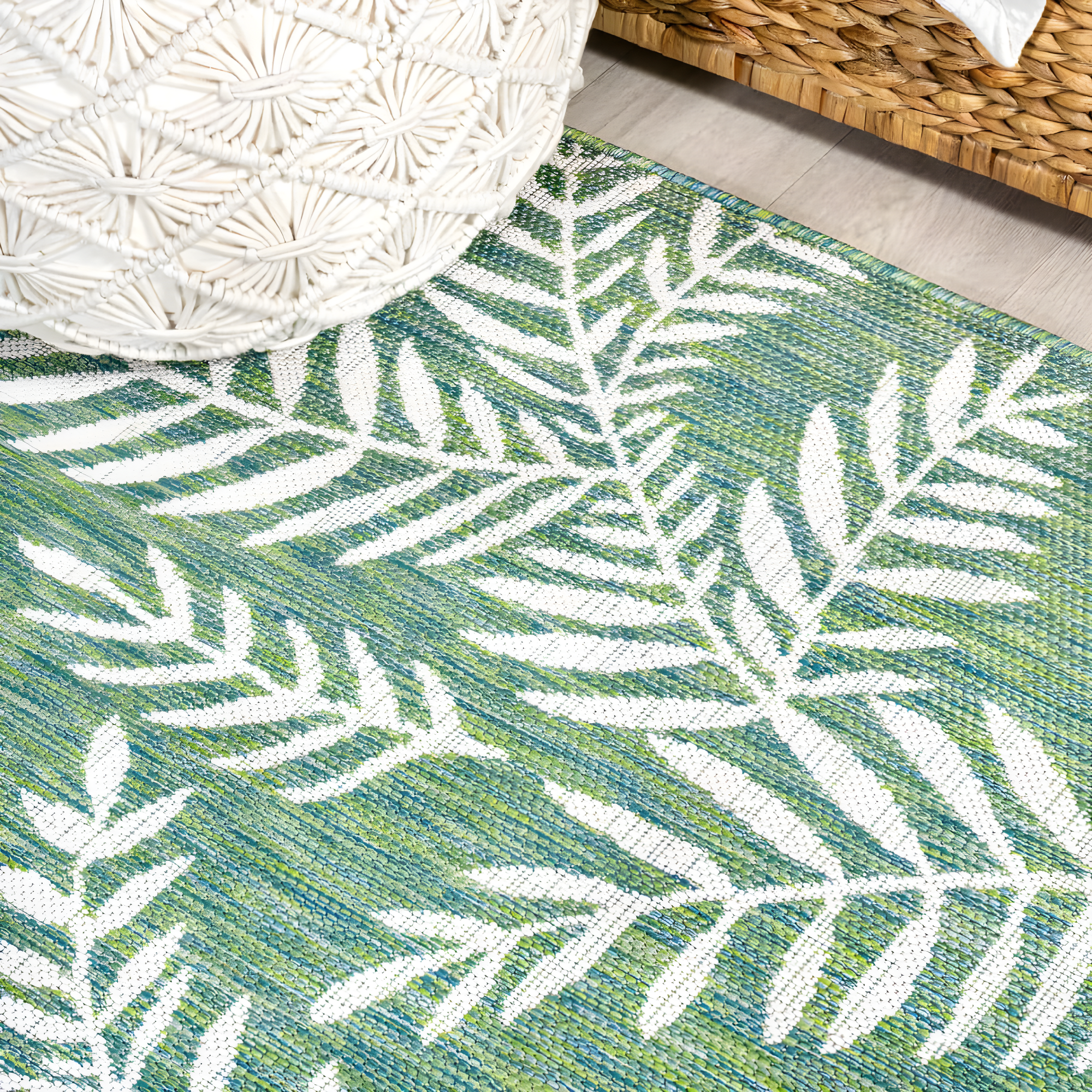 3' x 5' Nevis Palm Frond Indoor/Outdoor Area Rug, Cream/Green - JONATHAN Y
