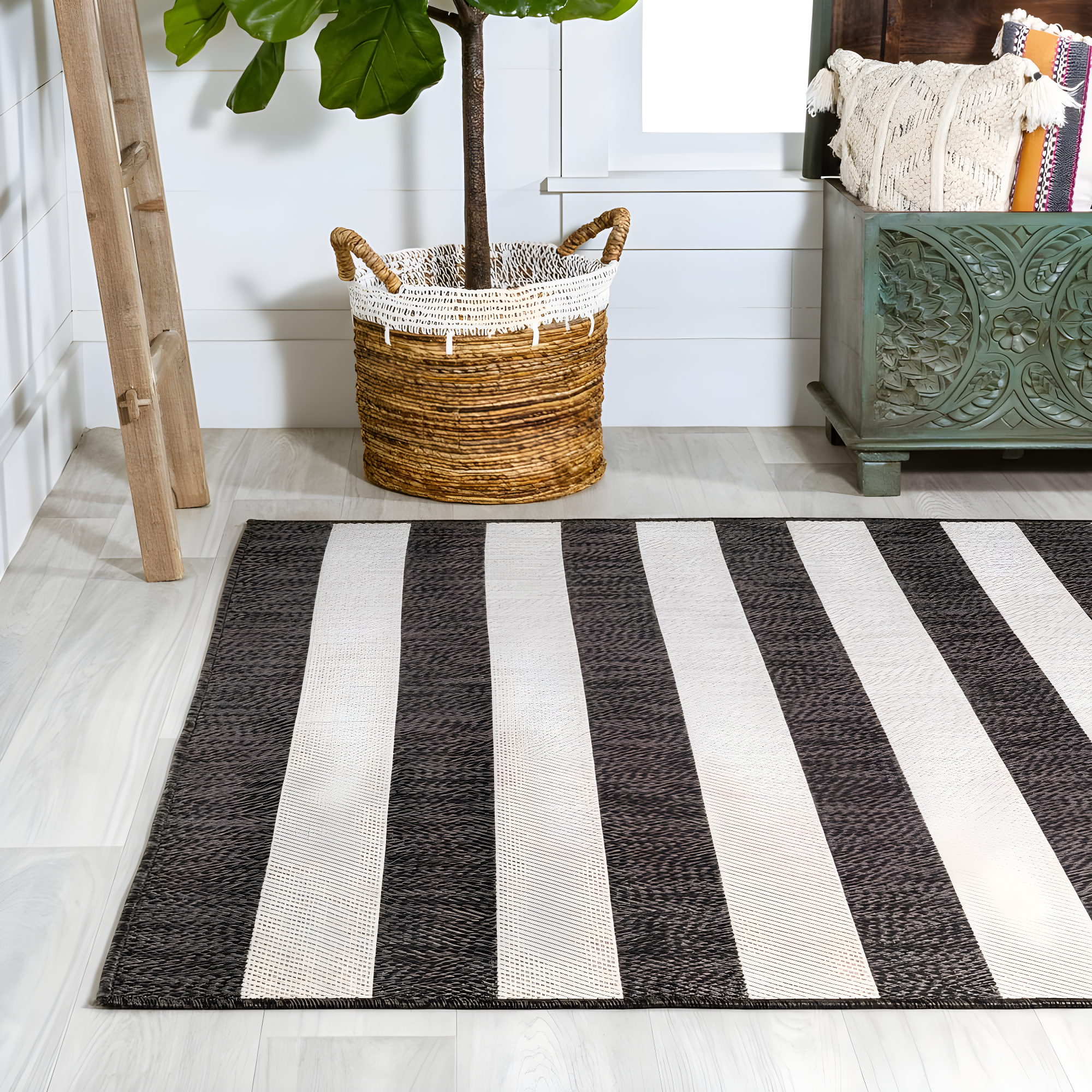 3' x 5' Negril Two-Tone Wide Stripe Indoor/Outdoor Area Rug, Black/Cream - JONATHAN Y