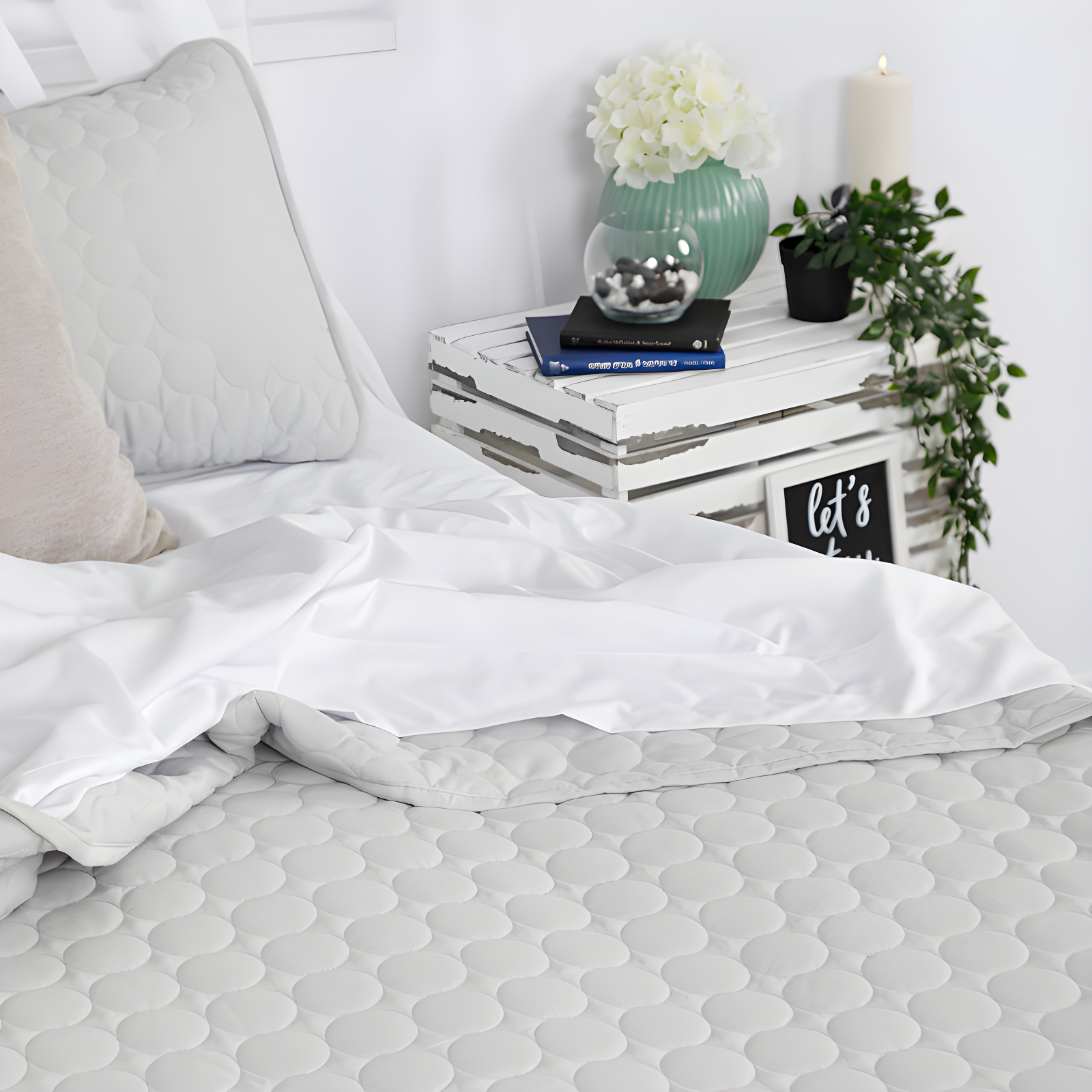 SouthShore Fine Linens Southshore Fine Linens Lightweight Oversized Reversible Quilt Set with shams