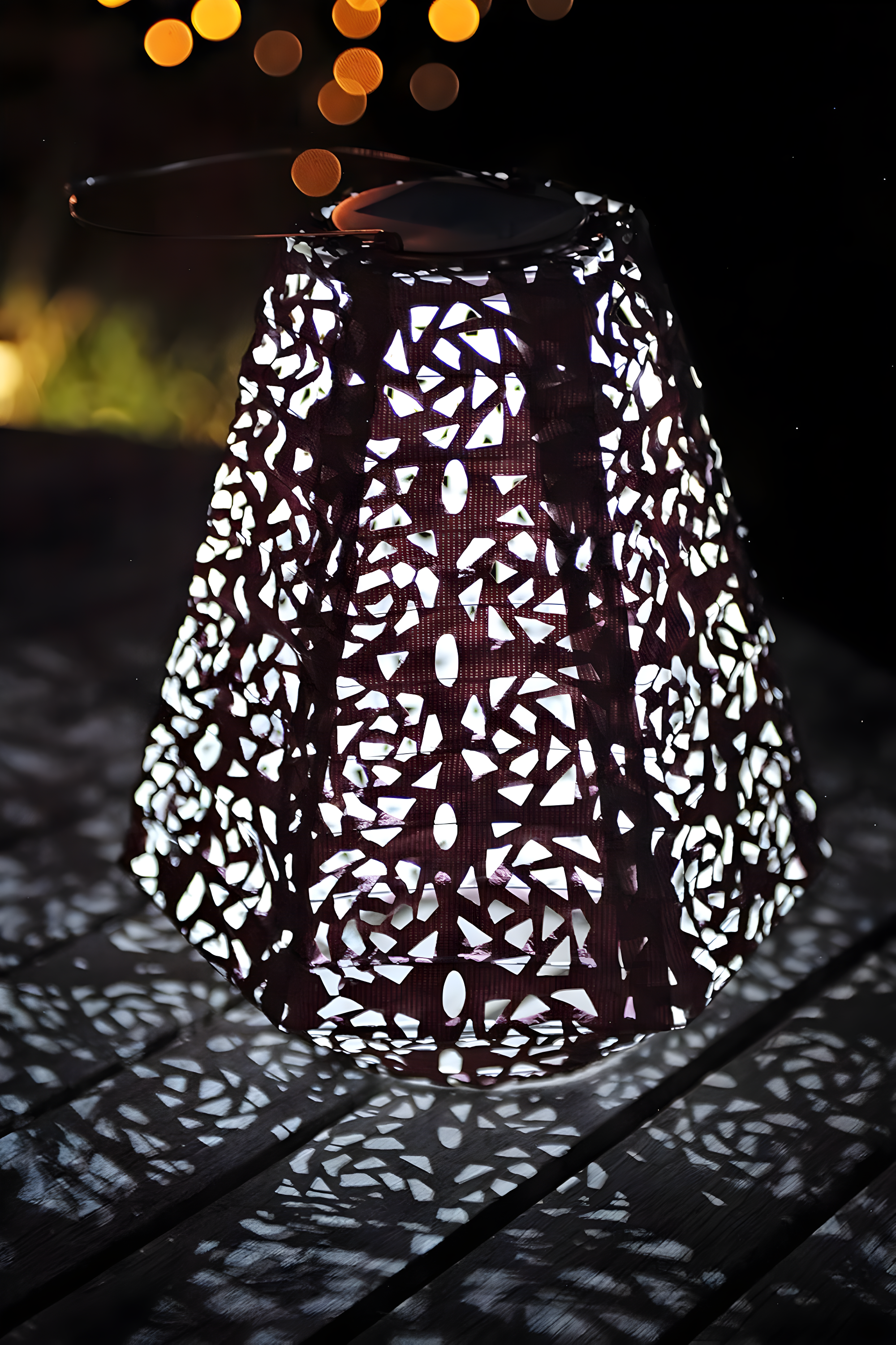11'' Solar Powered Integrated LED Outdoor Lantern