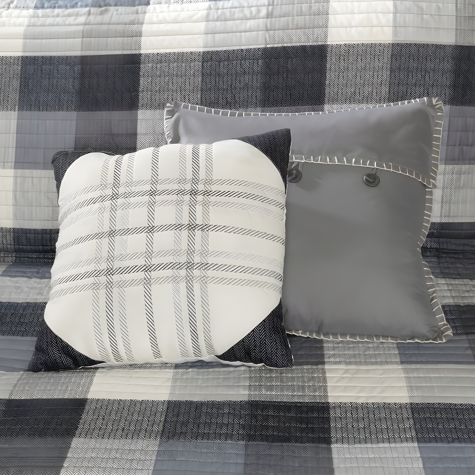 Madison Park Ridge 6 Piece Printed Herringbone Quilt Set with Throw Pillows