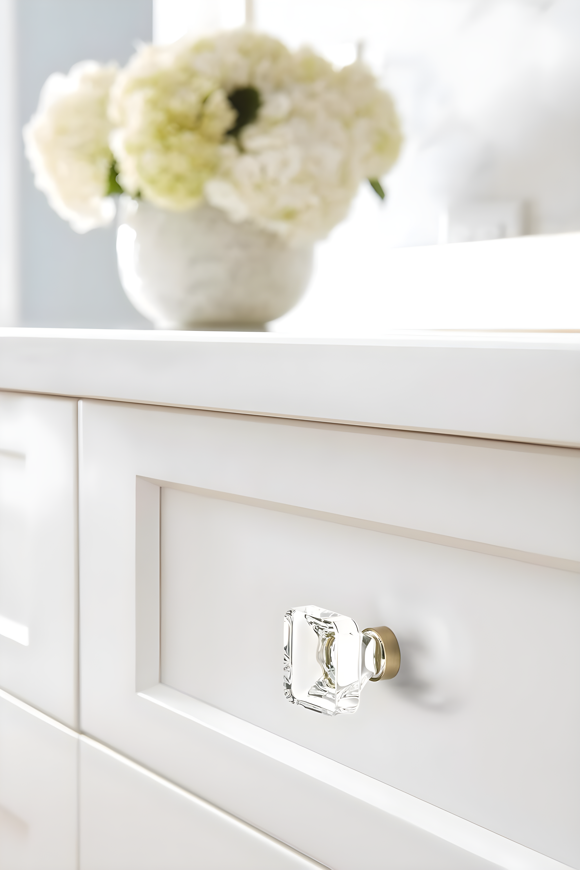 Glacio 1 3/8" Length Square Knob