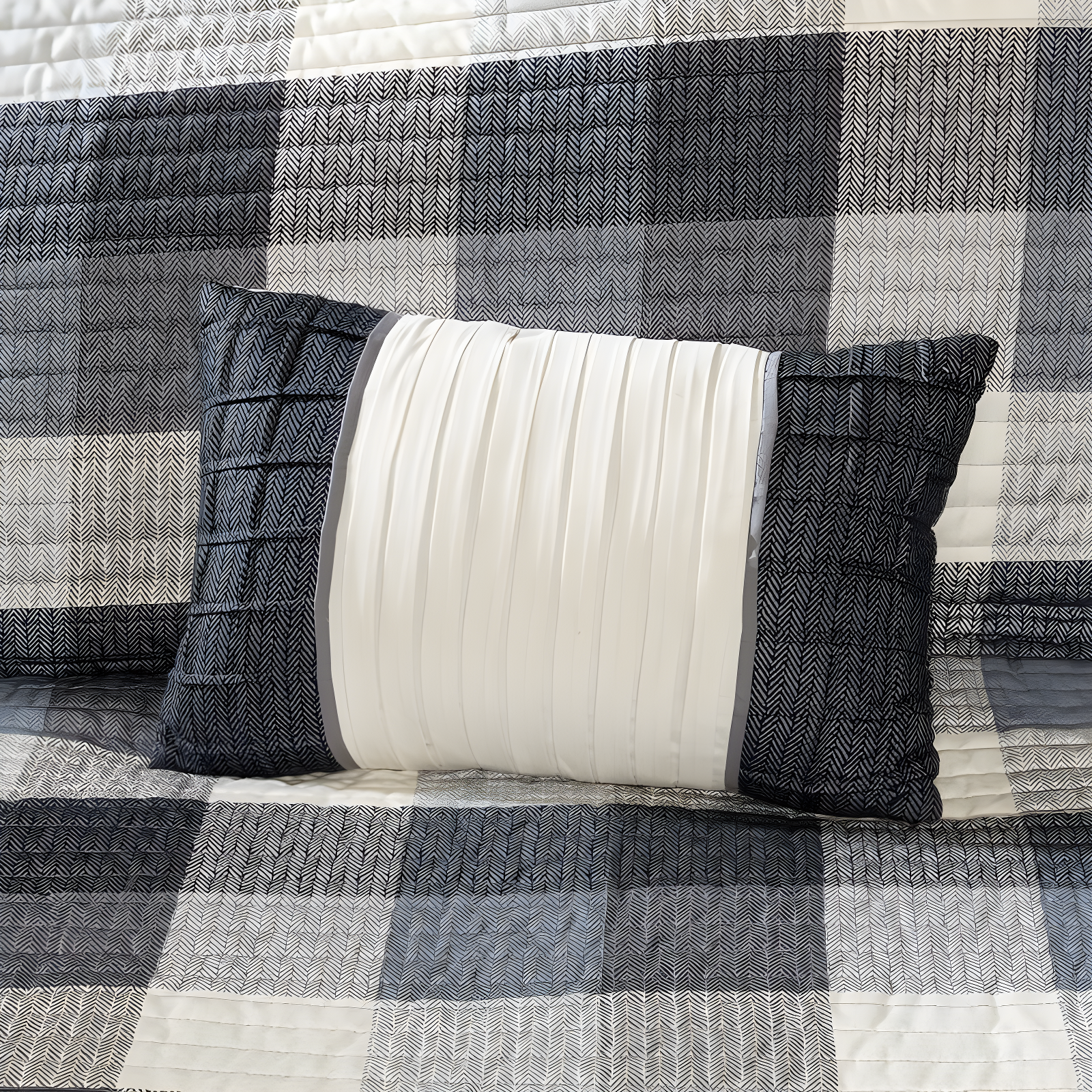 Madison Park Ridge 6 Piece Printed Herringbone Quilt Set with Throw Pillows