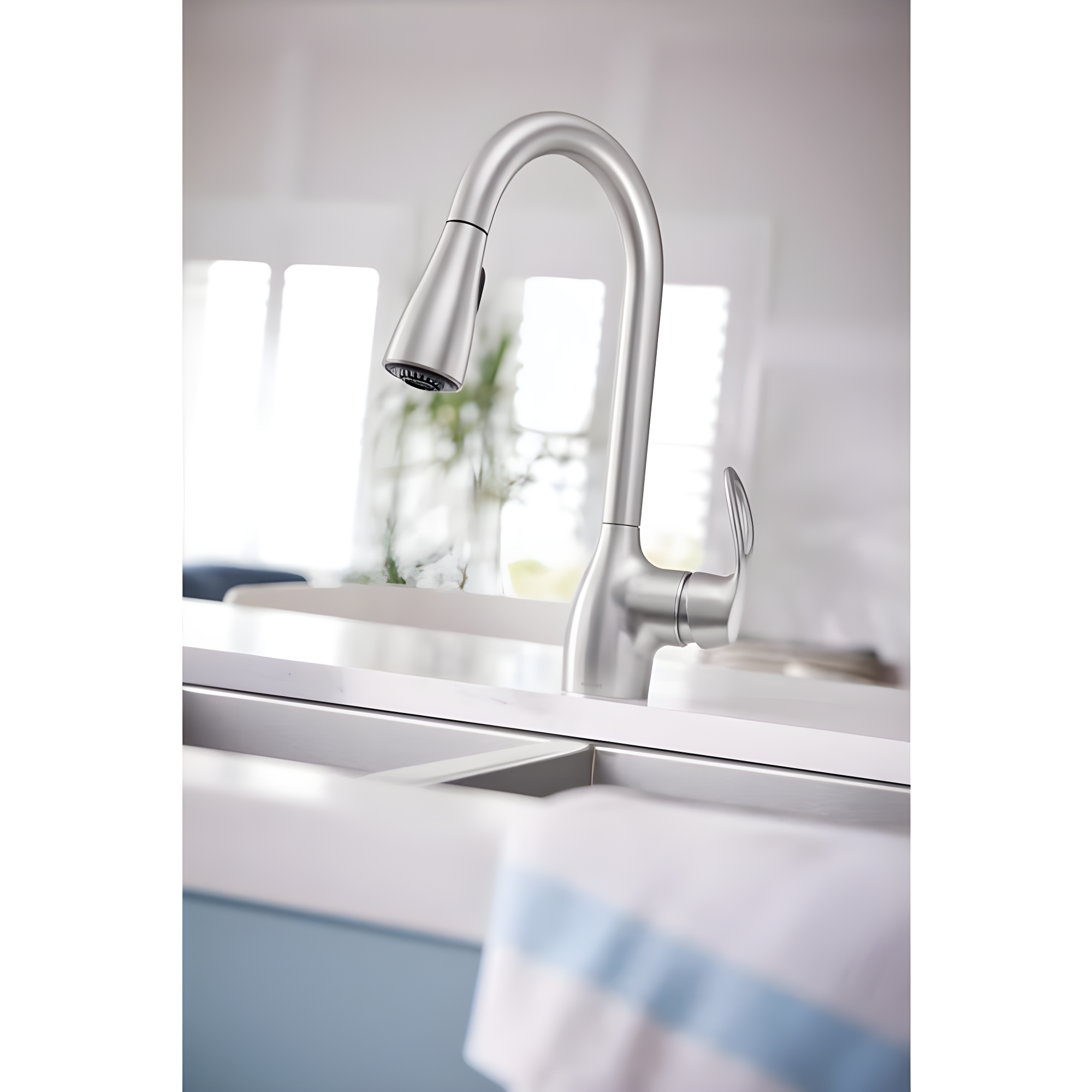 Kleo Single Handle Kitchen Faucet with Duralock and Reflex
