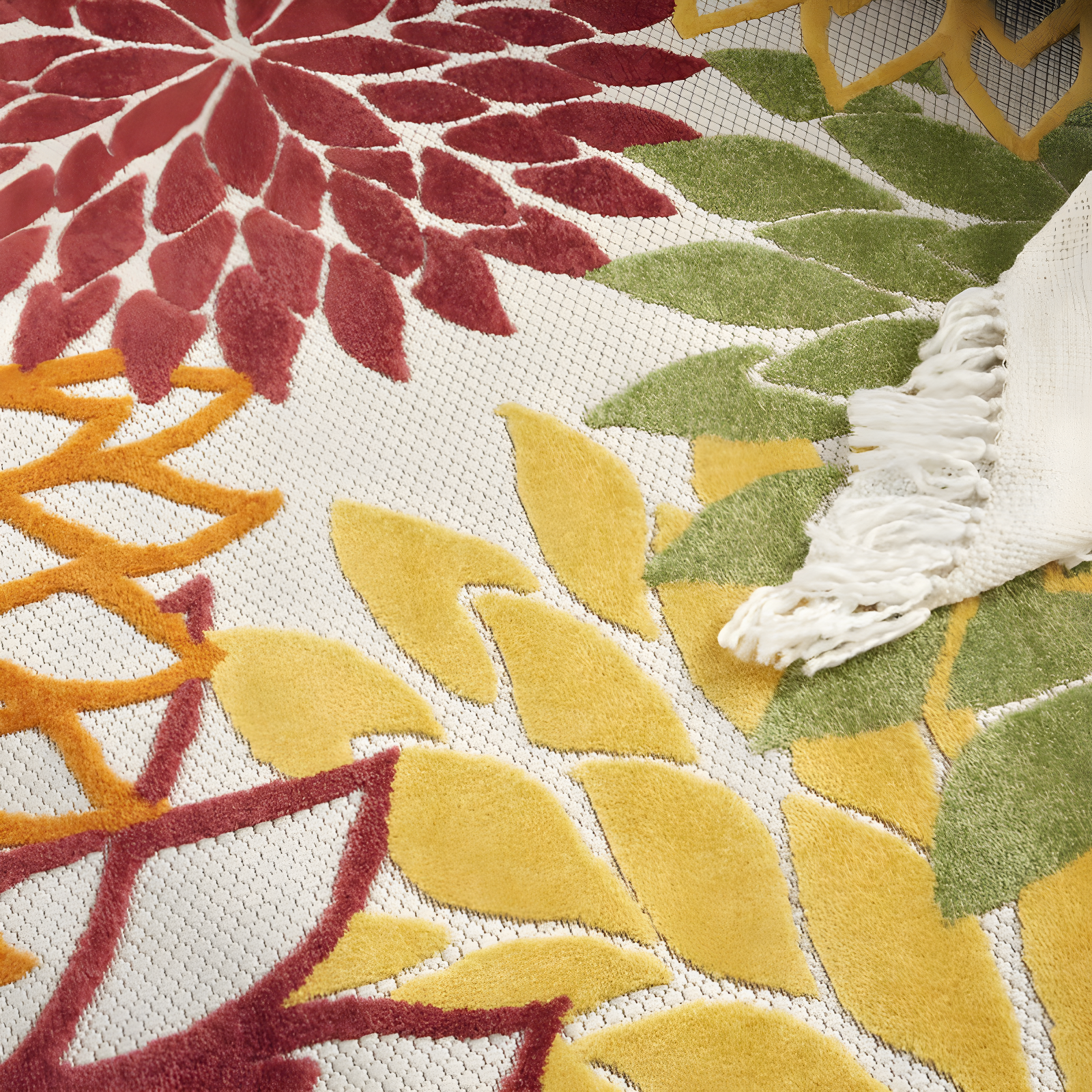 Nourison Aloha Floral Bloom Flatweave High-Low Indoor Outdoor Round Rug Red Multi Colored 5'3" x 5'3"