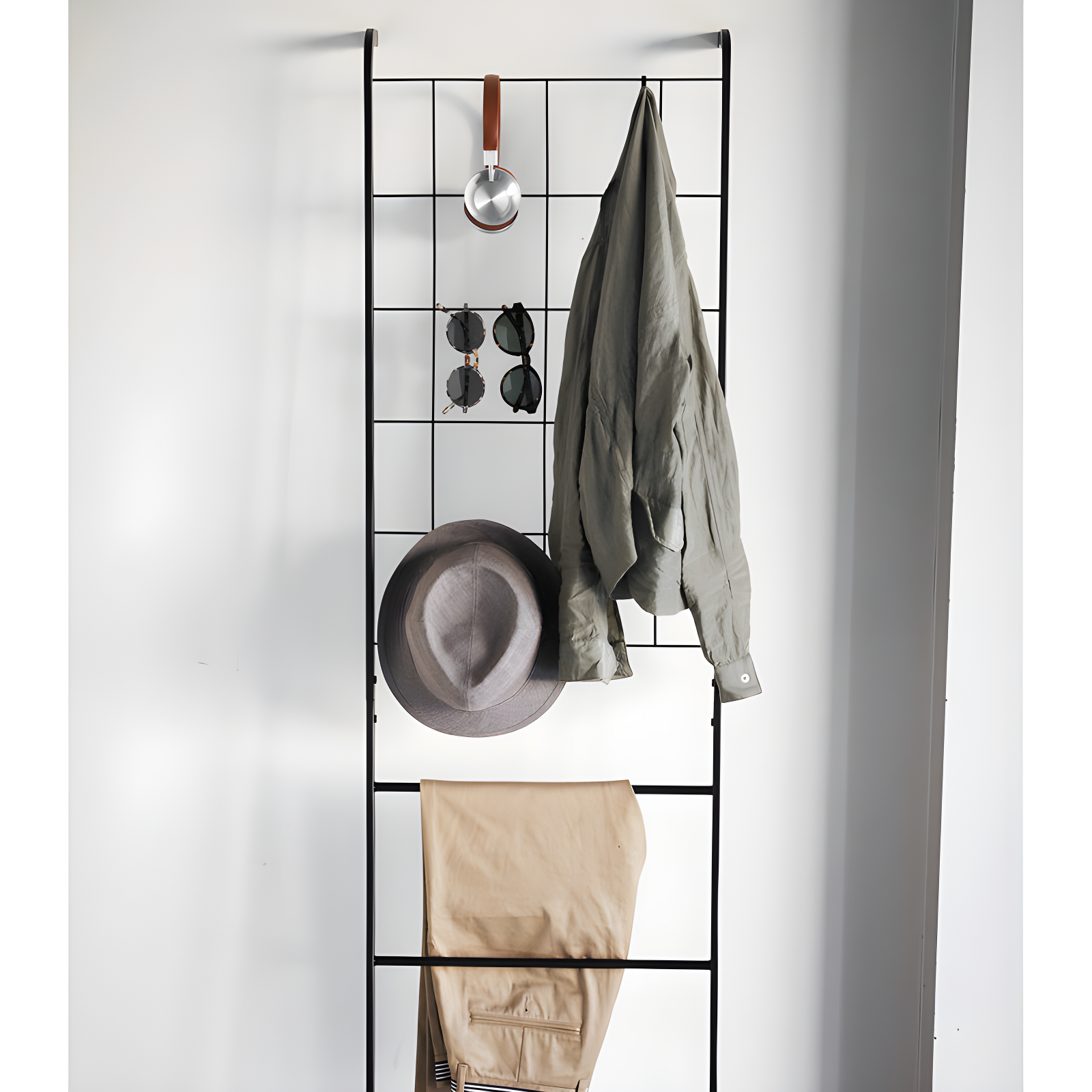 Tower Yamazaki Home Grid-Panel Leaning Ladder, Modern Storage Rack For Bedroom Or Bathroom, Steel