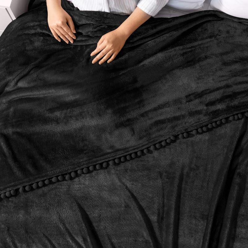 Pavilia Hand Woven Throw Blanket