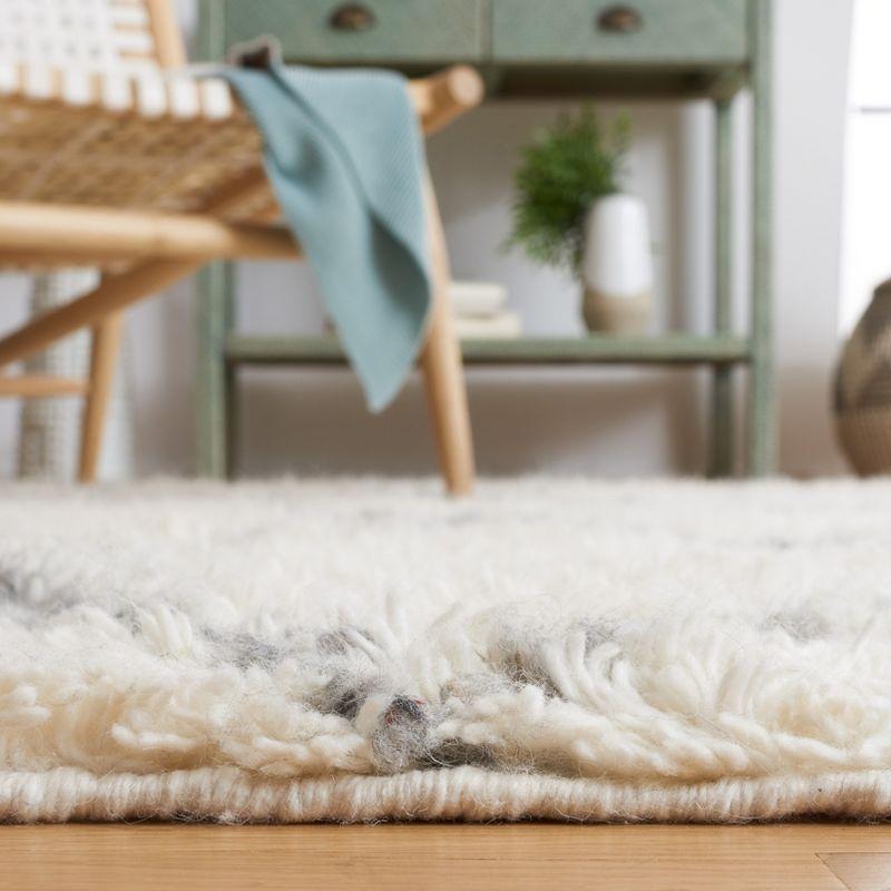 Kenya KNY775 Hand Woven Runner Rug - Ivory/Grey - 2'3"x9' - Safavieh