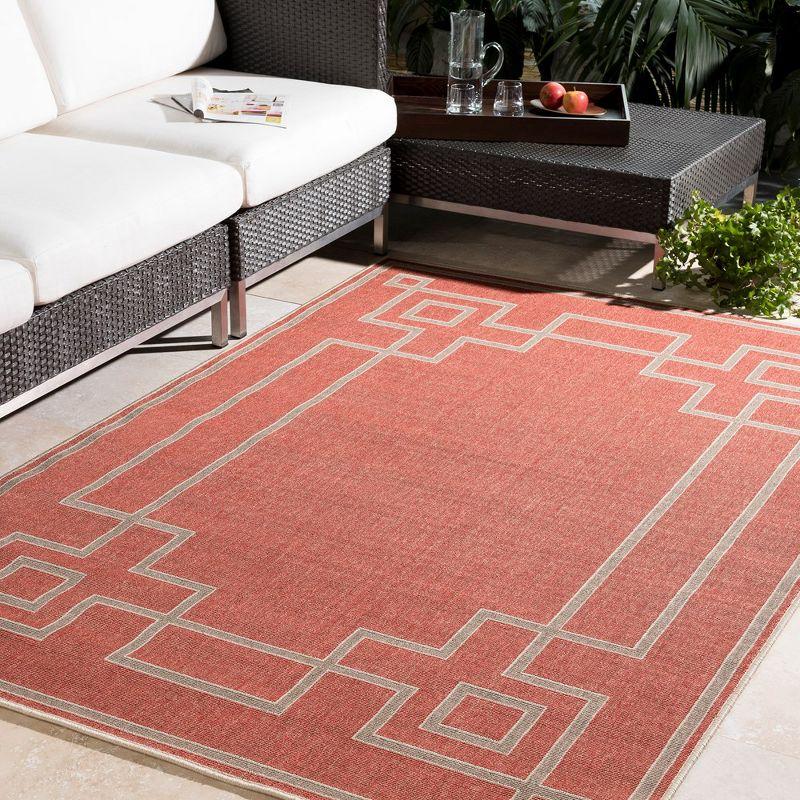 Natalie 5'3" Round Rust Wool Geometric Area Rug