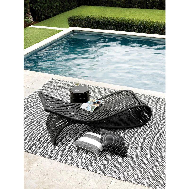 Crisscross Black Handwoven Indoor/Outdoor Rug