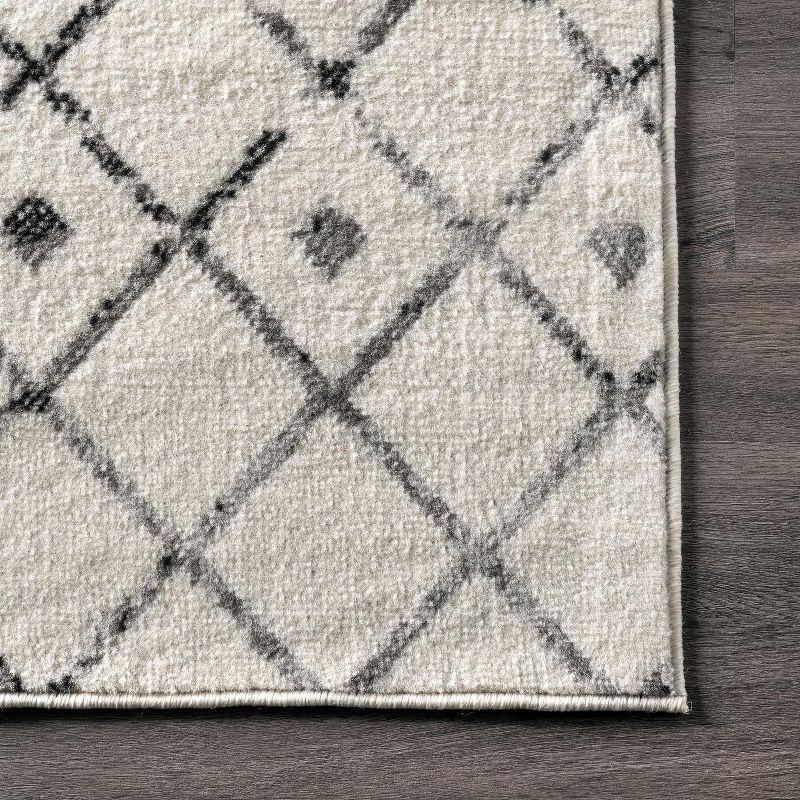 Reversible Gray Geometric Moroccan Synthetic Area Rug, 8' x 10'