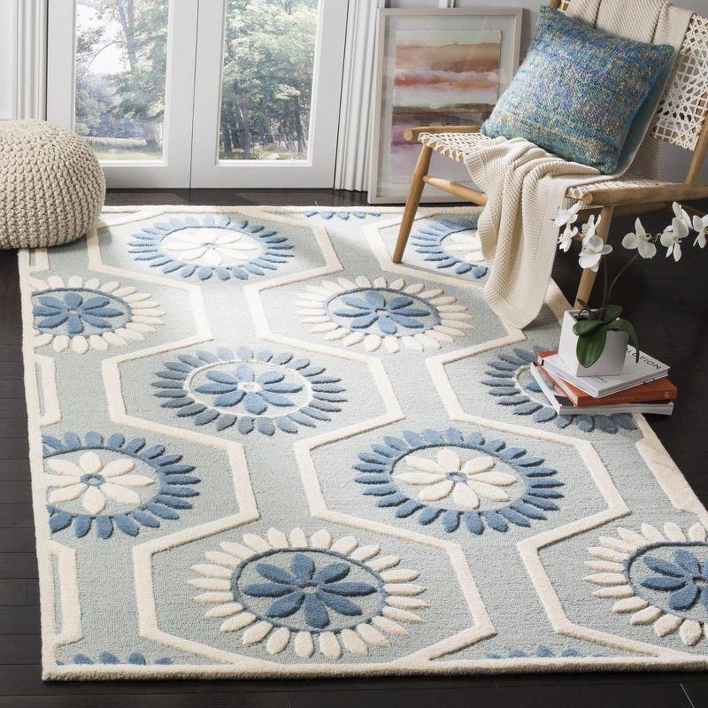 Hand-Tufted Elegance Blue & Ivory Wool Area Rug, 4' x 6'