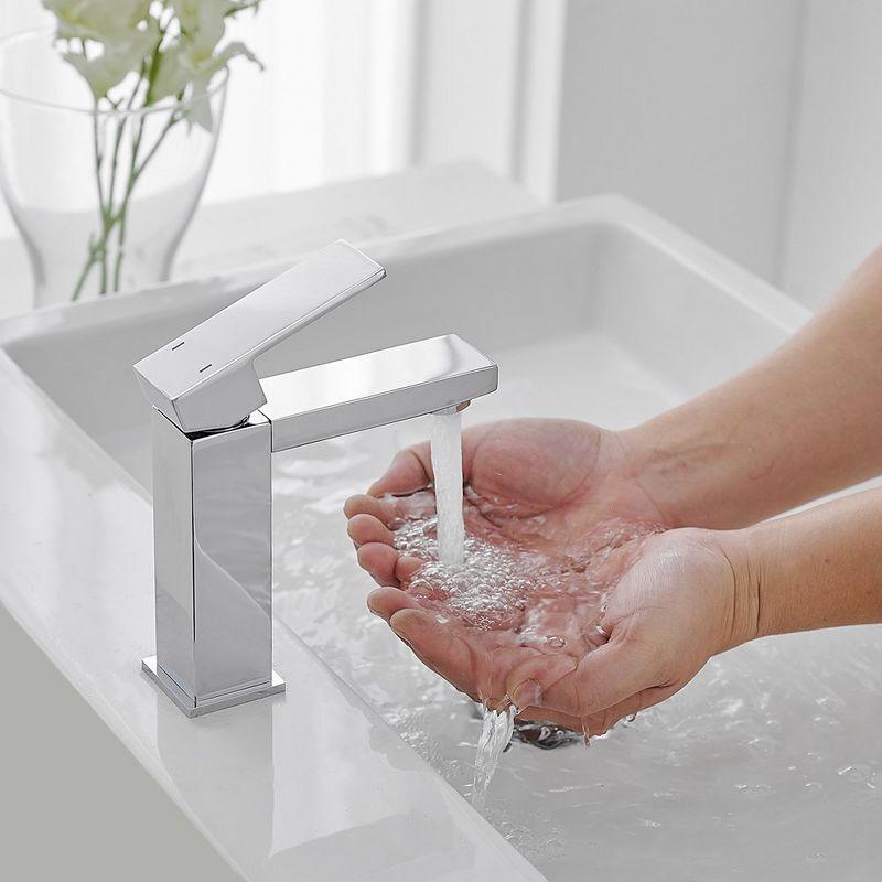 Single-Hole Single-handle Bathroom Faucet