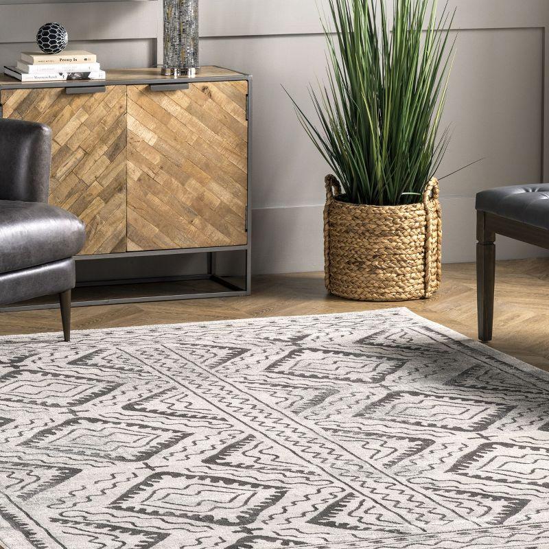 Nuloom Spencer Aztec Trellis Indoor Area Rug