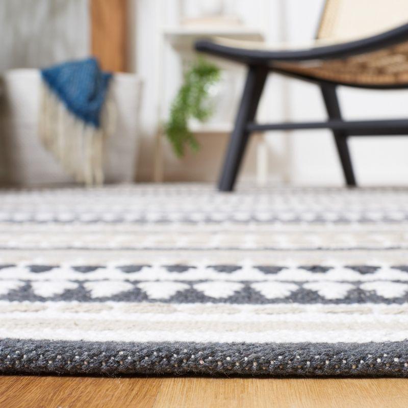 Montauk MTK451 Hand Woven Runner Rug - Grey/Ivory - 2'3"x9' - Safavieh.