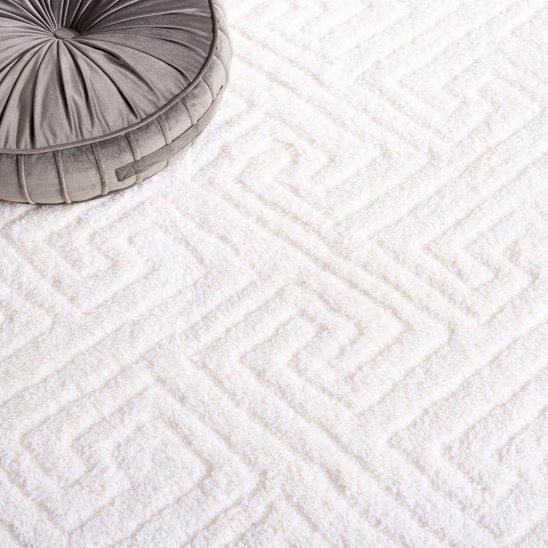 Tahoe Shag THO652 Power Loomed Indoor Area Rug - White - 4'x6' - Safavieh
