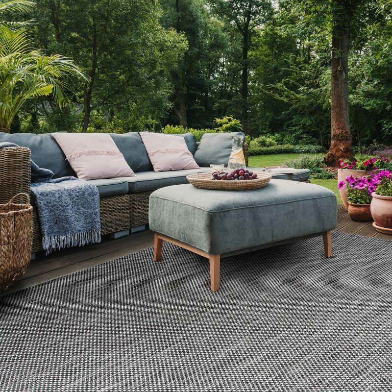 Courtyard CY8521 UV & Stain Resistant Non-Shedding Power Loomed Indoor/Outdoor Area Rug - Black/Beige - 9'x12' - Safavieh