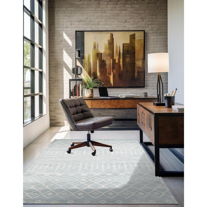 Light Blue Trellis 4'x6' Easy-Care Synthetic Area Rug