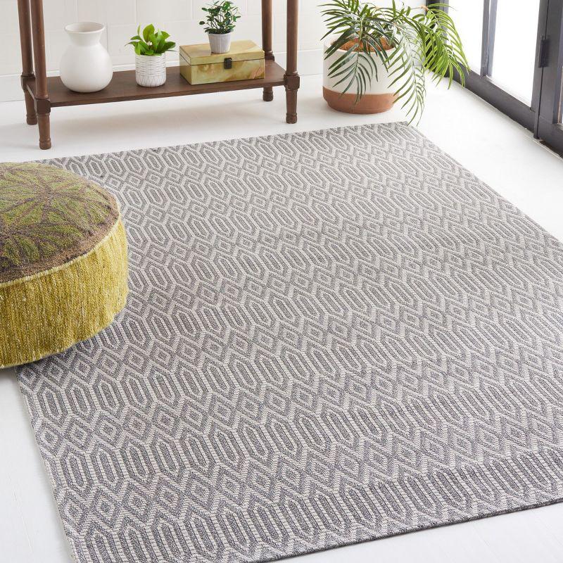 6'7" x 9' Gray Geometric Wool Braided Area Rug