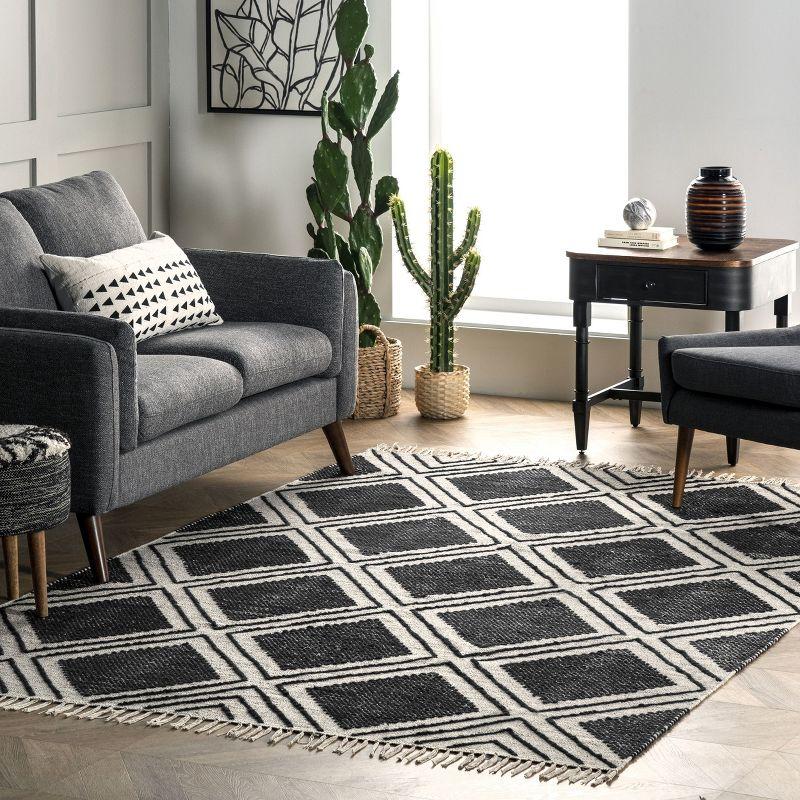 nuLOOM Ailey Cotton Diamond Trellis Tassel Area Rug