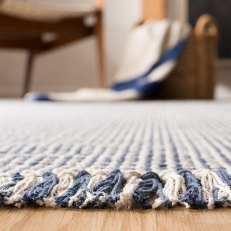 Montauk MTK340 Hand Woven Indoor Area Rug - Ivory/Navy - 5'x8' - Safavieh