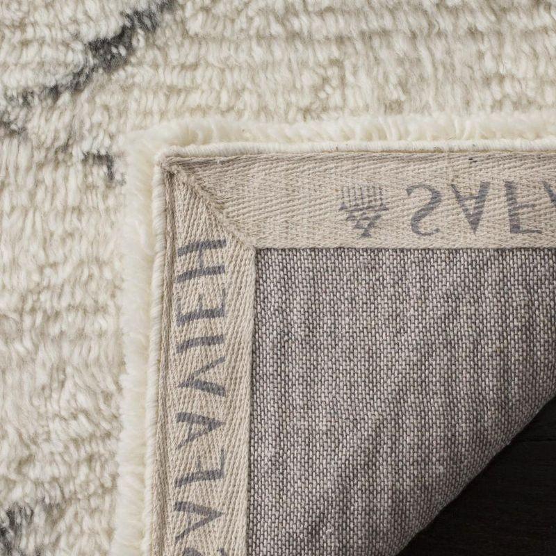 Casablanca CSB847 Hand Tufted Indoor Area Rug - Ivory/Grey - 6'x6' - Safavieh