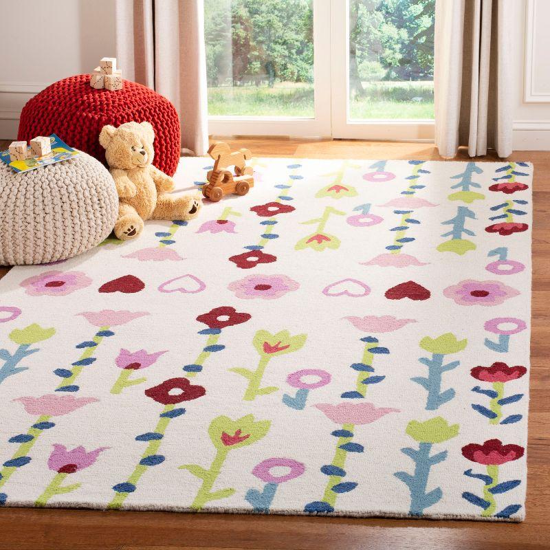Safavieh Kids Floral SFK918 Hand Tufted Indoor Accent Rug - Ivory/Pink - 3'x5' - Safavieh