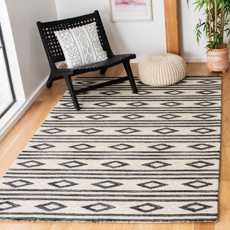 Micro-Loop MLP153 Hand Tufted Area Rug - Safavieh