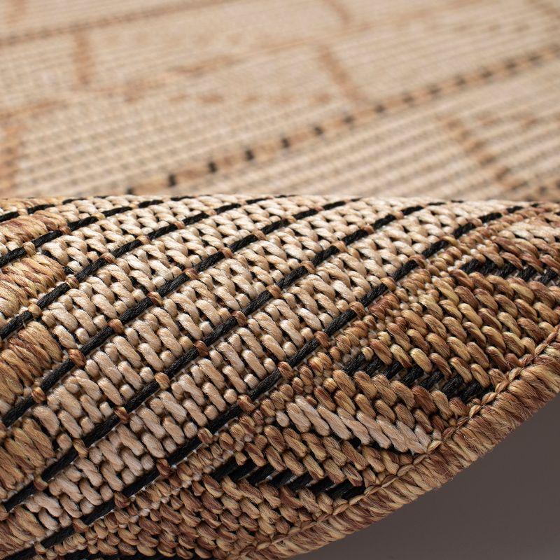 Liora Manne Monterey Delicate Diamond Indoor/Outdoor Rug Black 7'10" Square