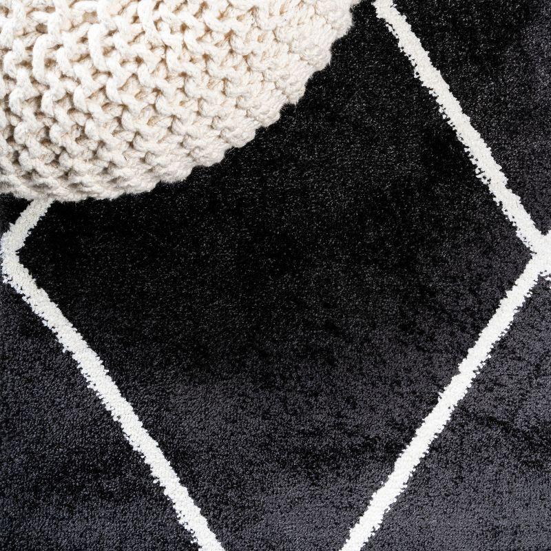 2'x10' Cole Minimalist Diamond Trellis Runner Rug, Black/White - JONATHAN Y
