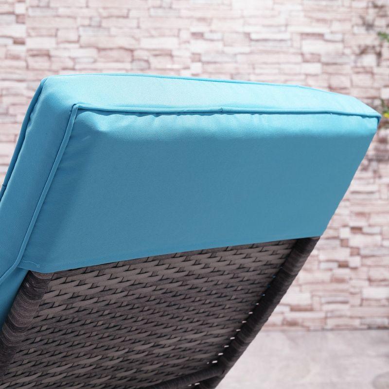 Outsunny Patio Wicker Chaise Lounge Chair, Outdoor PE Rattan Sun lounger w/ 5-Level Adjustable Backrest & 2 Wheels for Easy Movement, Sky Blue