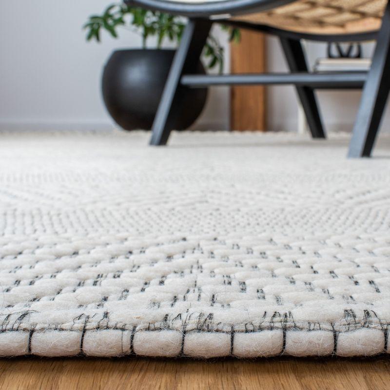 Marbella MRB908 Hand Loomed Area Rug - Ivory/Beige - 8'x10' - Safavieh.